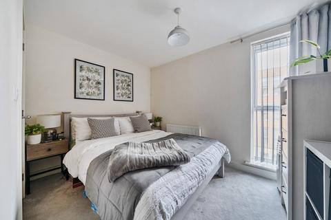 25 Holly Acre, Dunstable, LU5 4UF