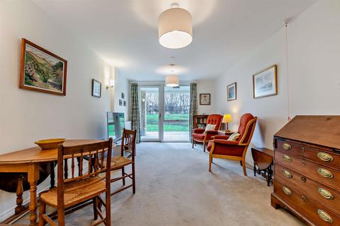 2 bedroom retirement property for sale, Meadow View Court, The Orpines, Wateringbury, Maidstone