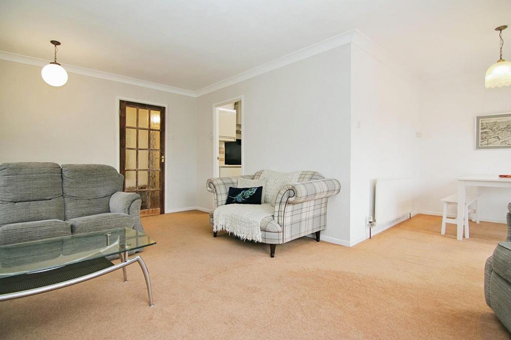Living room / dining area