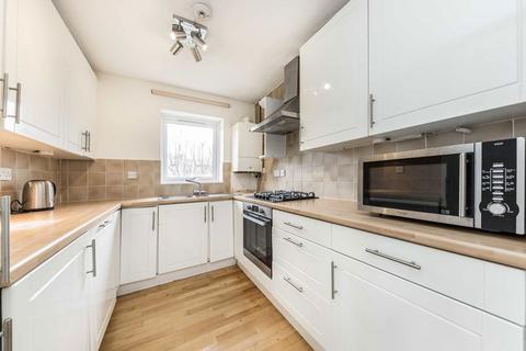 2 bedroom flat to rent, Spindrift Avenue, London E14