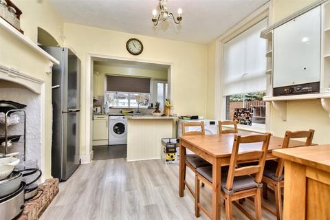 3 bedroom terraced house for sale, Channel View Road, Eastbourne