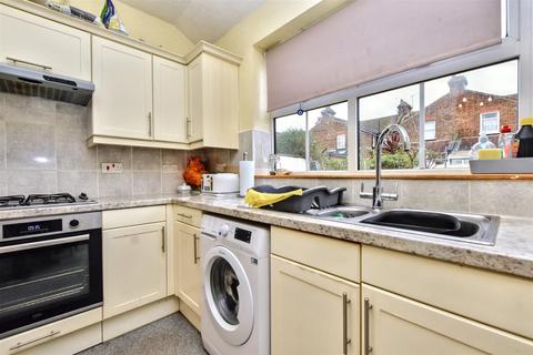 3 bedroom terraced house for sale, Channel View Road, Eastbourne