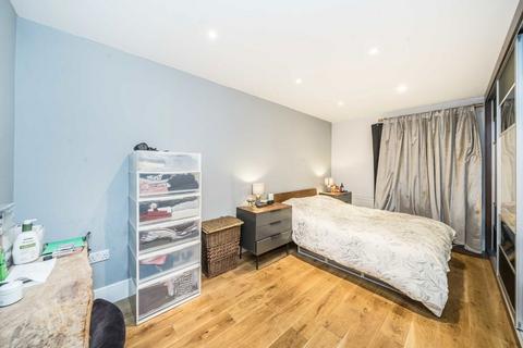 3 bedroom flat for sale, Northpoint Square, London NW1