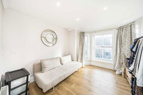 3 bedroom flat for sale, Northpoint Square, London NW1