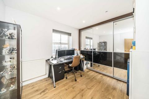 3 bedroom flat for sale, Northpoint Square, London NW1