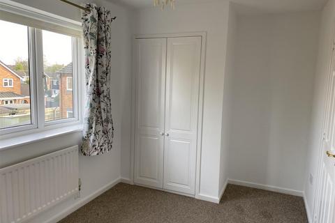 2 bedroom semi-detached house to rent, Regal Close, Two Gates