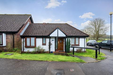 2 bedroom bungalow for sale, Willow Walk, Surrey RH1