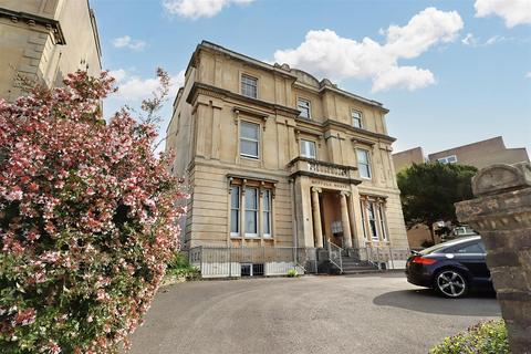 1 bedroom apartment for sale, Garden apartment on Clevedon Seafront