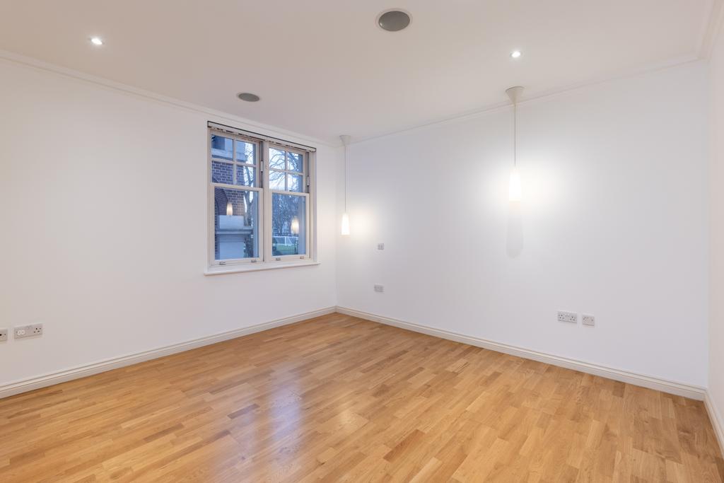 Master Bedroom (1)