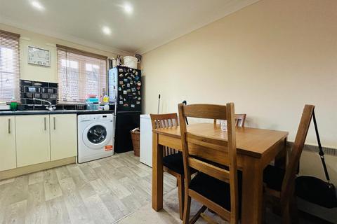 2 bedroom flat for sale, Webbers Way, Devon EX16