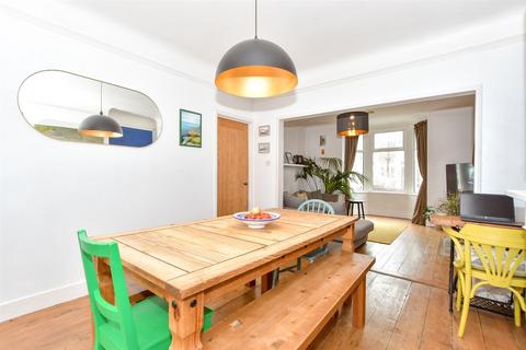 4 bedroom end of terrace house for sale, Highgrove Road, Portsmouth, Hampshire