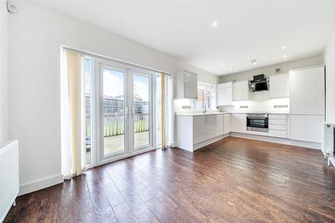 3 bedroom semi-detached house for sale, Kidbrooke Park Road, London