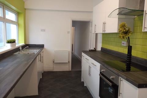 2 bedroom terraced house to rent, City Road, Wigan, WN5