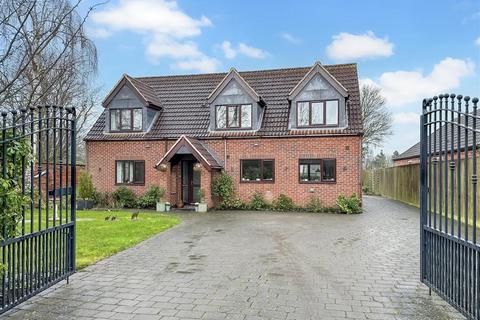 4 bedroom detached house for sale, Kendal House, Doddington Lane, Stubton, Newark