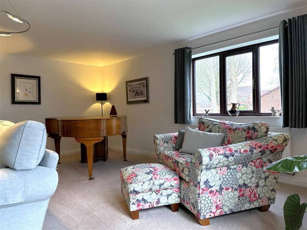 Multi-Purpose Living Room 797