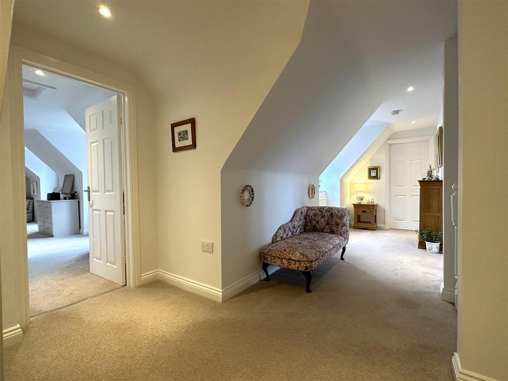 First Floor Landing 790