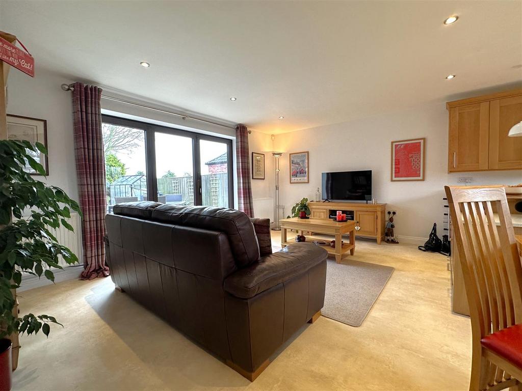 Living Space With Bi-Fold Doors 862
