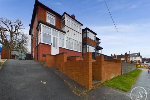 3 bedroom semi-detached house for sale, St. Martins Crescent, Leeds