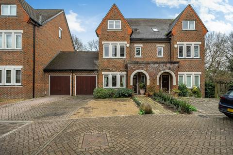 3 bedroom semi-detached house for sale, Lankester Square, Oxted RH8