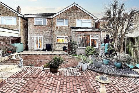 4 bedroom detached house for sale, Balcombe Close, Luton