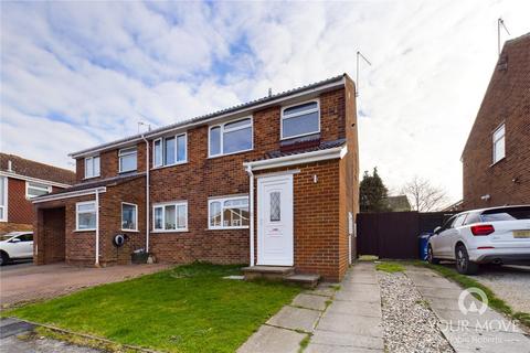 3 bedroom semi-detached house to rent, Beech Close, Northampton NN7