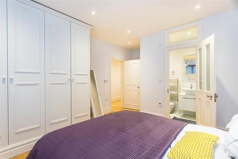 3 bedroom flat for sale, Burlington House, Chiswick, W4