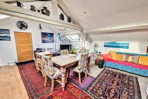 2 bedroom penthouse for sale, Bridport