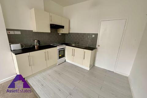 1 bedroom flat to rent, High Street, Blaina