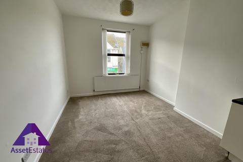 1 bedroom flat to rent, High Street, Blaina