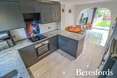 94 Tamarisk Road, South Ockendon, RM15 6HX