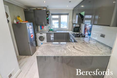 94 Tamarisk Road, South Ockendon, RM15 6HX