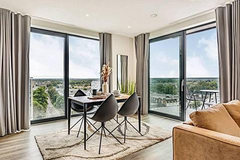 3 bedroom apartment to rent, Apo apartments TW8