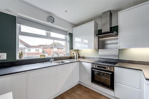 2 bedroom flat for sale, Pembroke Avenue, Worthing, West Sussex, BN11