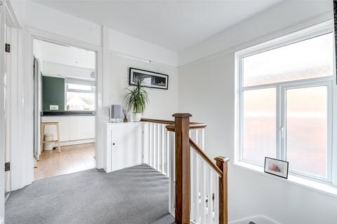 2 bedroom flat for sale, Pembroke Avenue, Worthing, West Sussex, BN11