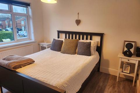 3 bedroom house for sale, Pine Way, Oldham OL4