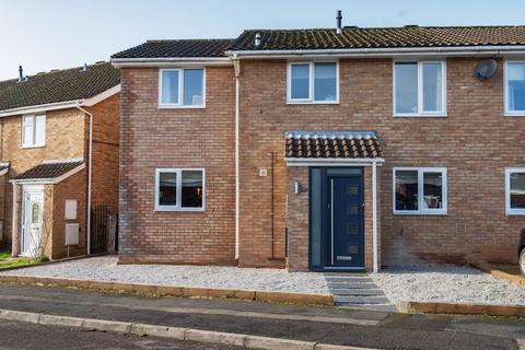 4 bedroom end of terrace house for sale, Oakhill Avenue, Bristol BS30