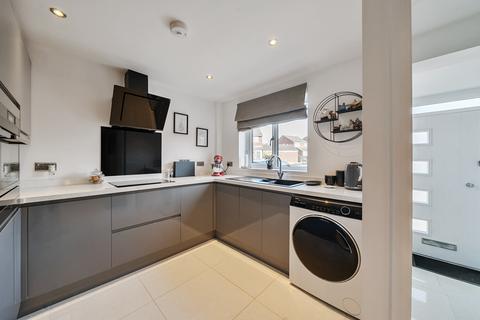 4 bedroom end of terrace house for sale, Oakhill Avenue, Bristol BS30