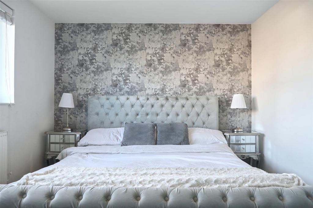 Bed 1 b.jpg