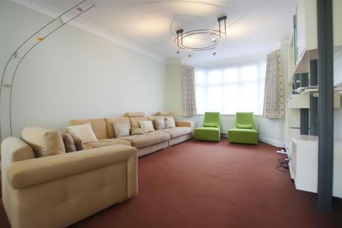 3 bedroom semi-detached house to rent, Edgware HA8