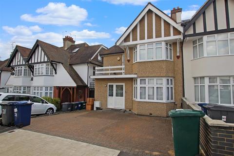 3 bedroom semi-detached house to rent, Edgware HA8