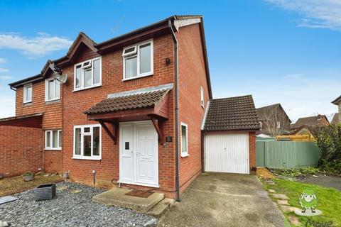 3 bedroom semi-detached house for sale, Renown Way, Chineham, Basingstoke, Hampshire, RG24