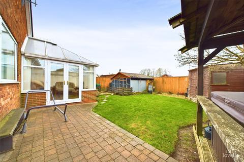 3 bedroom detached bungalow for sale, Parkdale, North Lincolnshire DN18