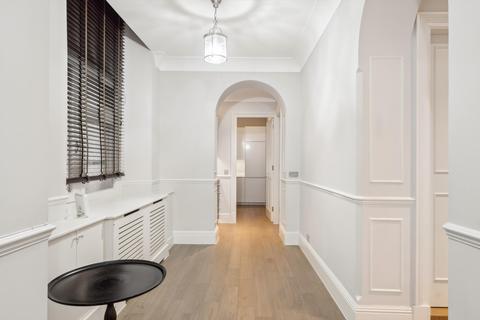 2 bedroom flat to rent, Albert Court, Kensington Gore, London, SW7