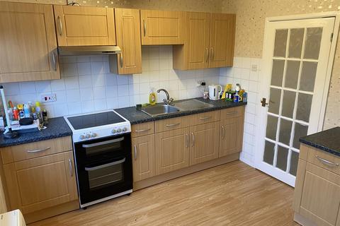 2 bedroom terraced house to rent, Danescroft, Stourport-On-Severn