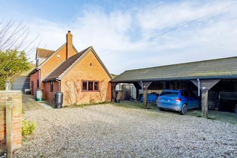 4 bedroom detached house to rent, Clink Lane, Sea Palling, NR12