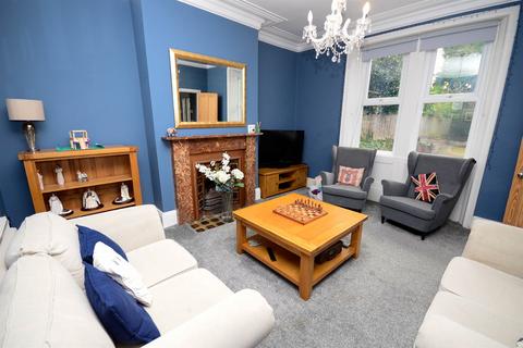 3 bedroom terraced house for sale, Earls Drive, Low Fell