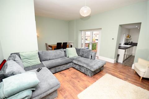 3 bedroom terraced house for sale, Earls Drive, Low Fell