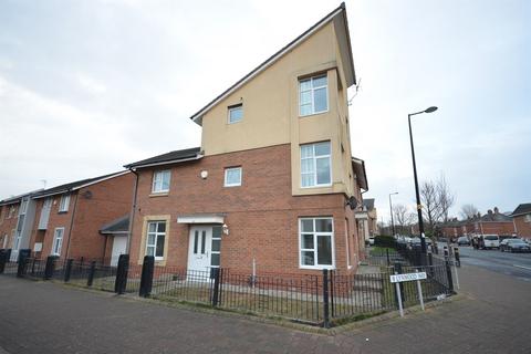 3 bedroom townhouse for sale, Lynwood Way, South Shields