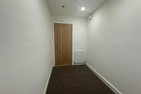 2 bedroom apartment to rent, Regent Street, Heckmondwike WF16