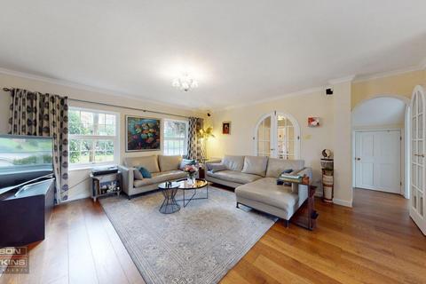 4 bedroom detached house for sale, Pickwick Place, Harrow On the Hill HA1